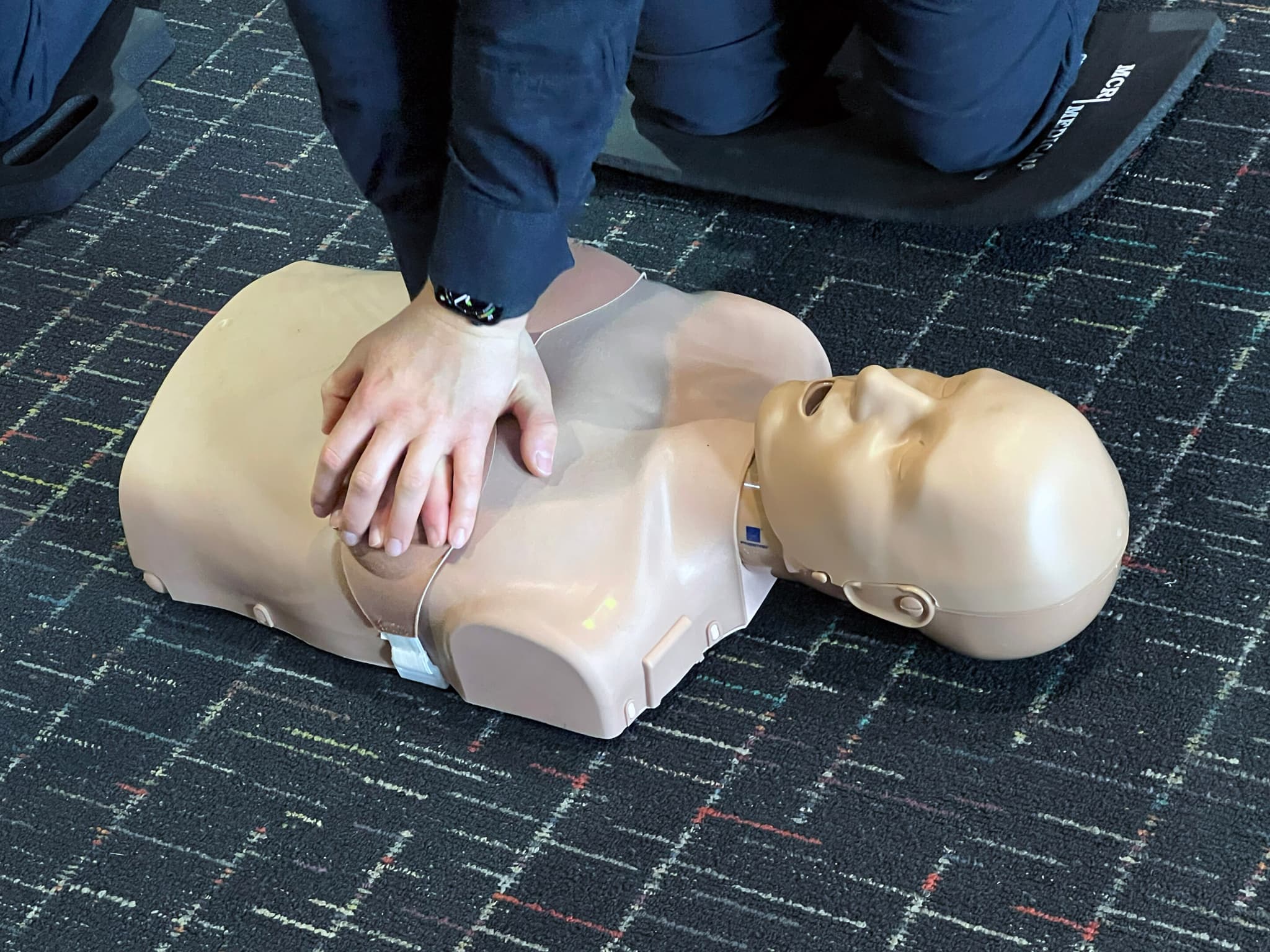 AI CPR Coach Outperforms Human Dispatchers in Bystander Resuscitation Study