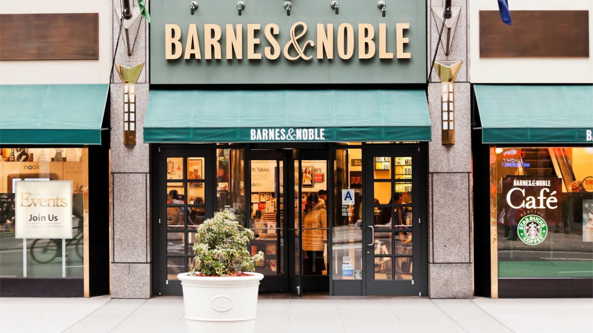 Barnes & Noble to Stock AI-Written Books at 800 Stores Under New Policy