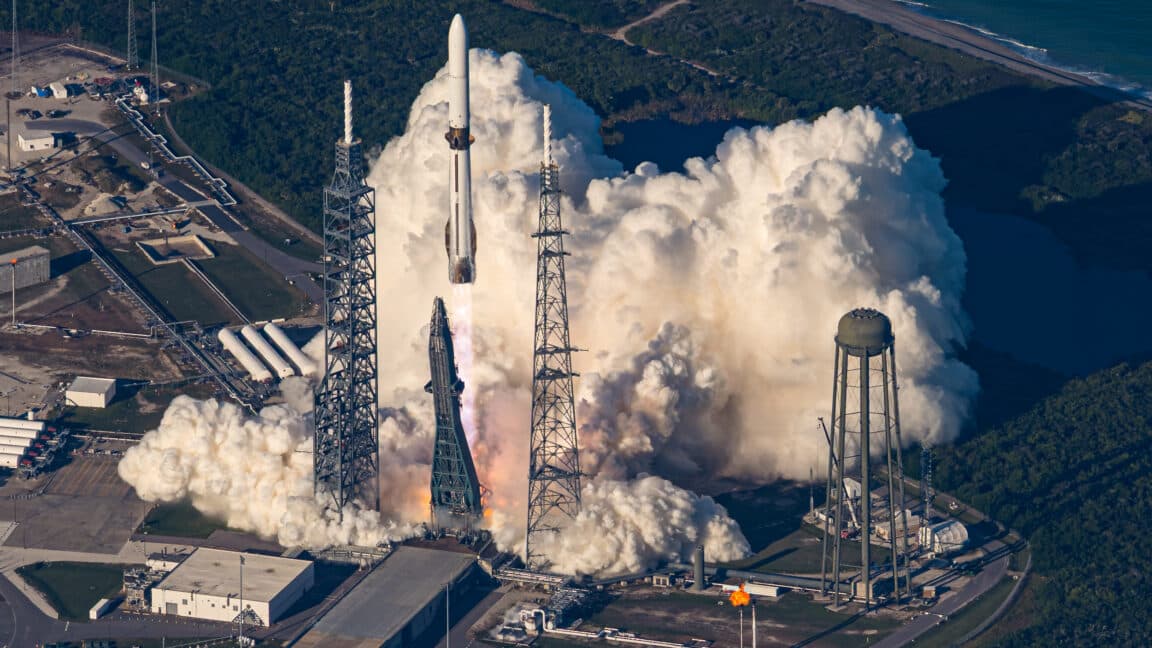 Blue Origin's New Glenn rocket destroyed in static-fire test explosion