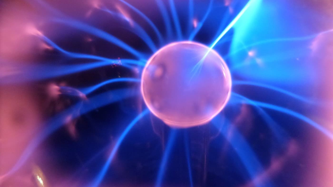 Chinese Researchers Boost Laser Performance 20-Fold Using Quantum Technologies