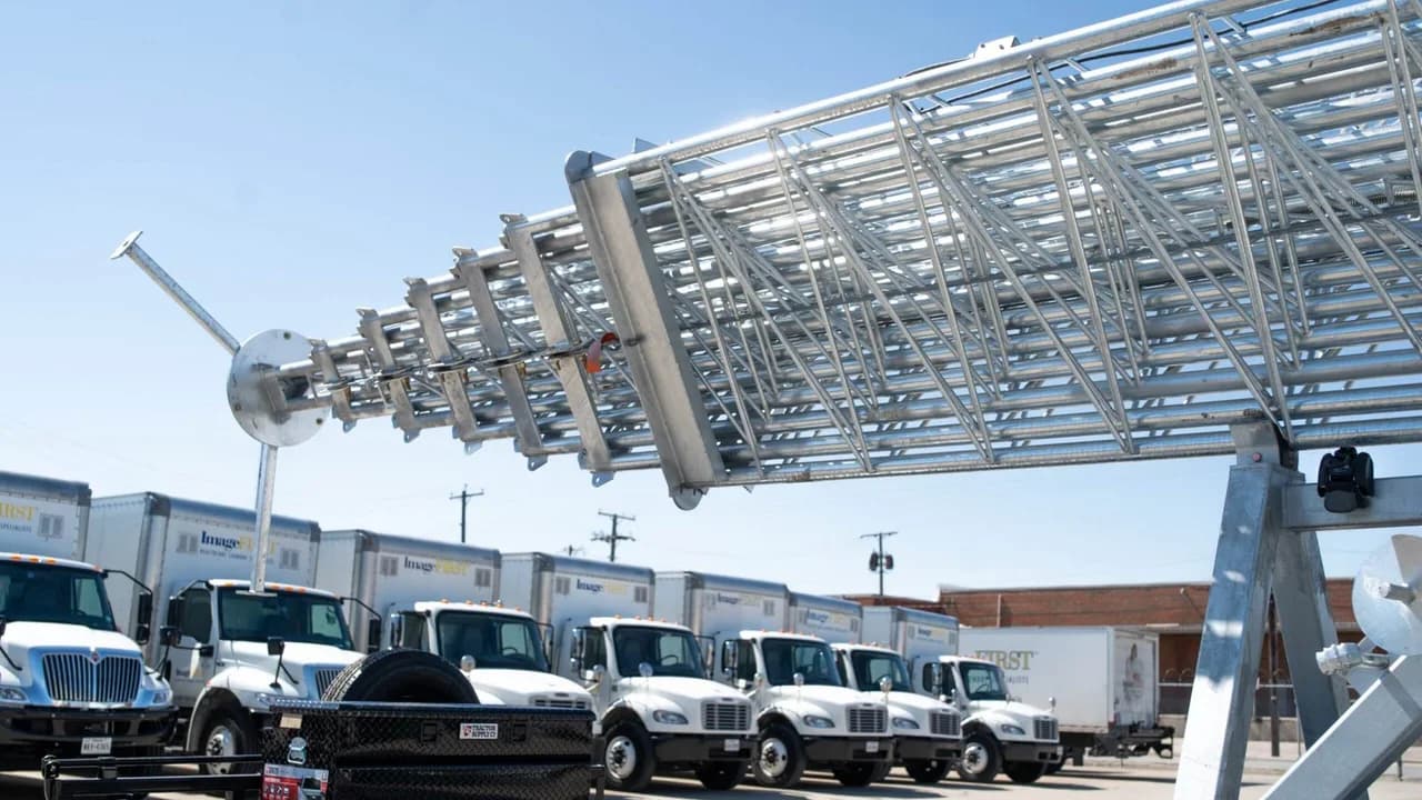 Çinli Araştırmacılar 6G İçin 1,2 Kilometre Menzilli Lazer Tabanlı Fotonik Motor Geliştirdi