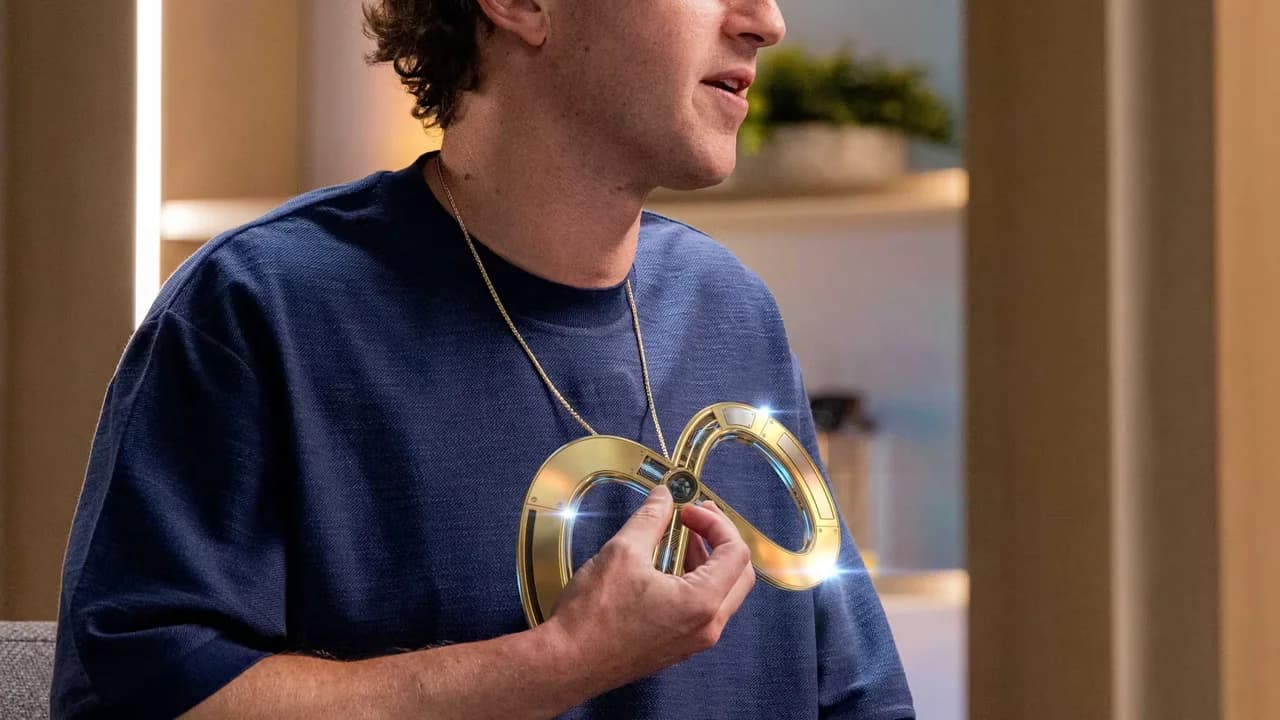 Meta Develops AI-Powered Necklace Using Limitless Technology