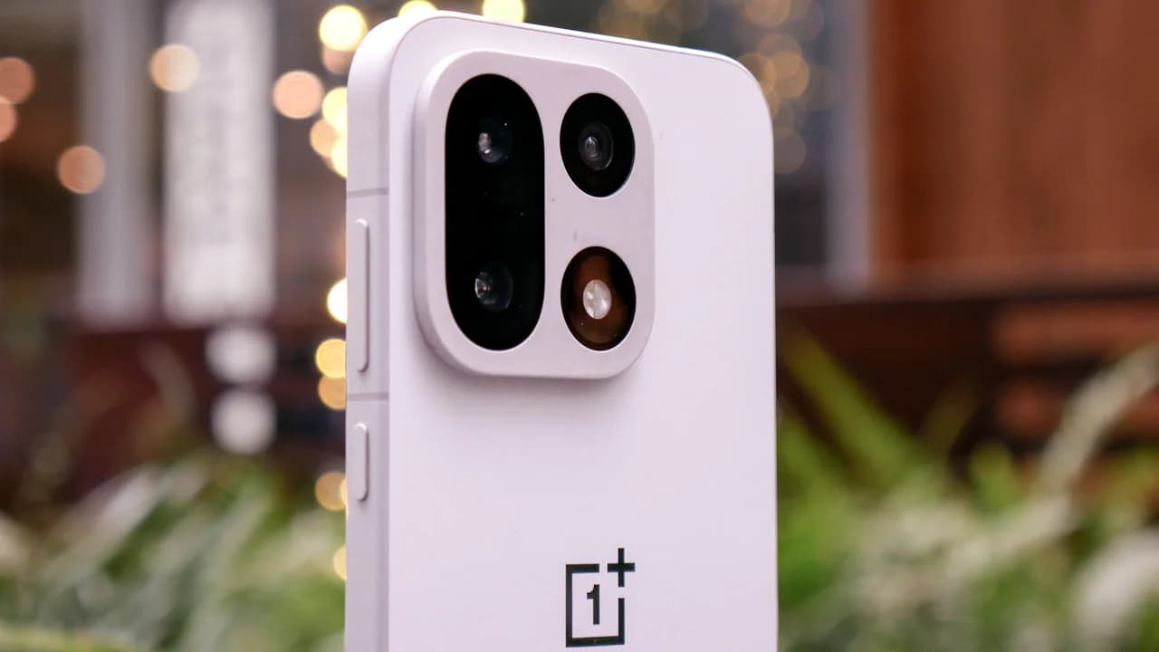 OnePlus ABD'de Best Buy Raflarından Kaldırılıyor, Yerini Nothing Telefonları Alıyor