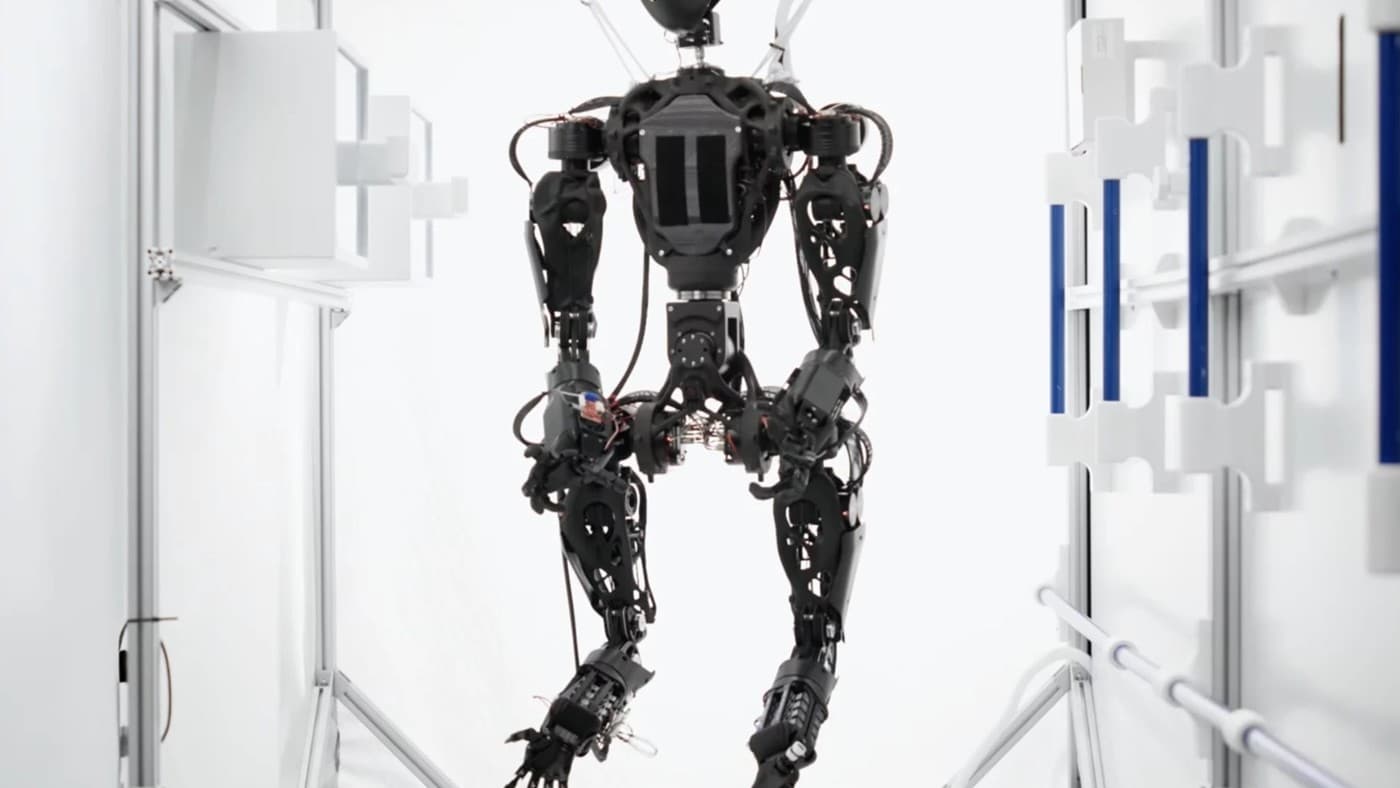 Orbit Robotics'ten Helios: Mikro yerçekiminde astronotlara yardım edecek dört kollu robot