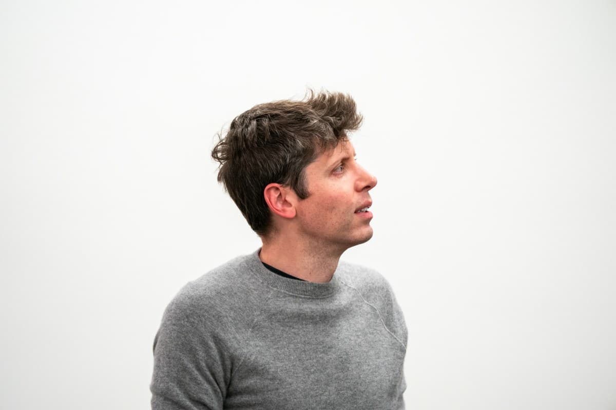 Sam Altman, Y Combinator'daki tüm girişimlere OpenAI yatırımı teklif etti