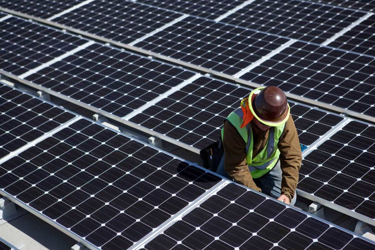Solar to Dominate Energy by 2035, but AI Data Centers Will Keep Fossil Fuels in Business
