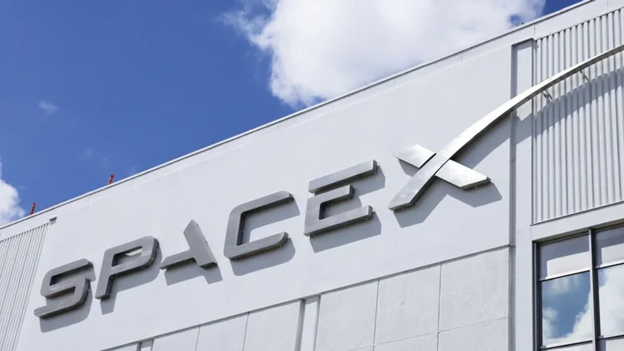 SpaceX Halka Arz İçin Tarih Belirledi: 1,75 Trilyon Dolarlık Dev Değerleme Bekleniyor
