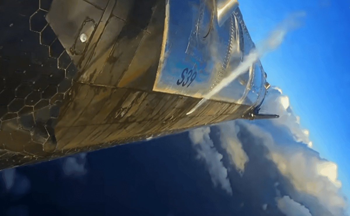 SpaceX Starship Reusability Path Unclear After IPO Filing and Test Flight