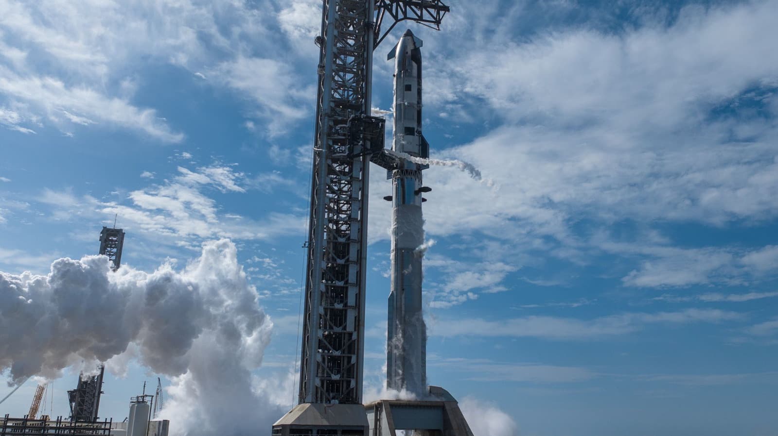 SpaceX, Starship V3'ün ilk test uçuşu için bugün fırlatma gerçekleştirecek
