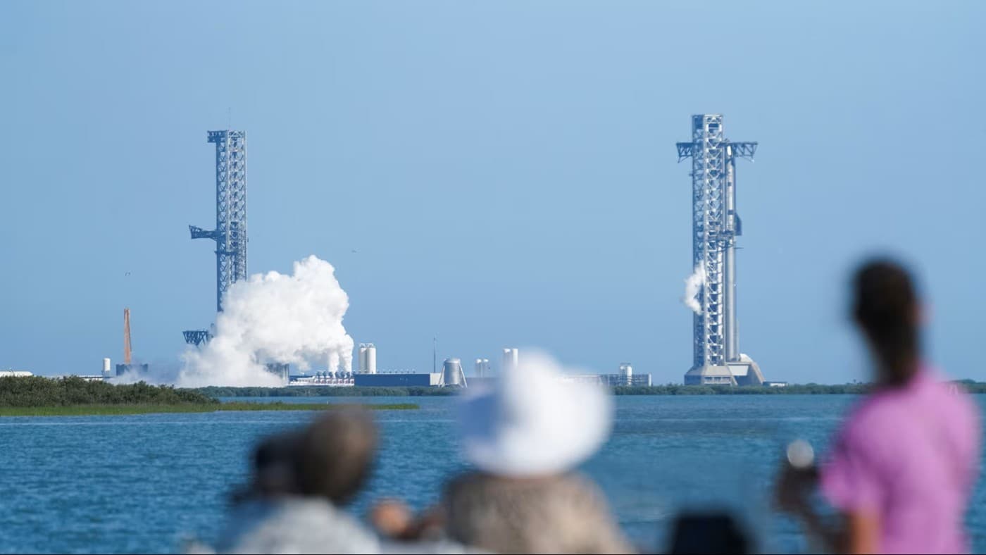 SpaceX, Starship V3'ün son anda iptal edilen fırlatmasını Cumartesi'ye erteledi