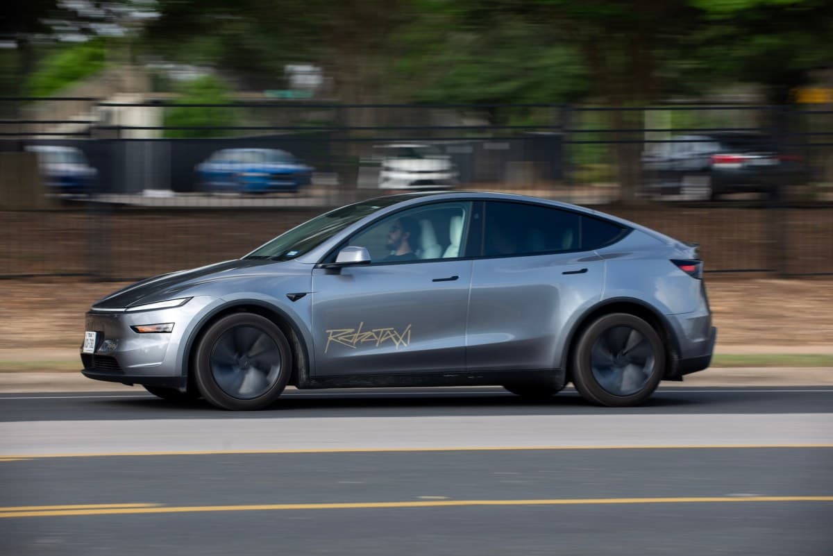 Tesla Robotaxi Kazaları: Teleoperatörlerin Karıştığı İki Kaza Ortaya Çıktı
