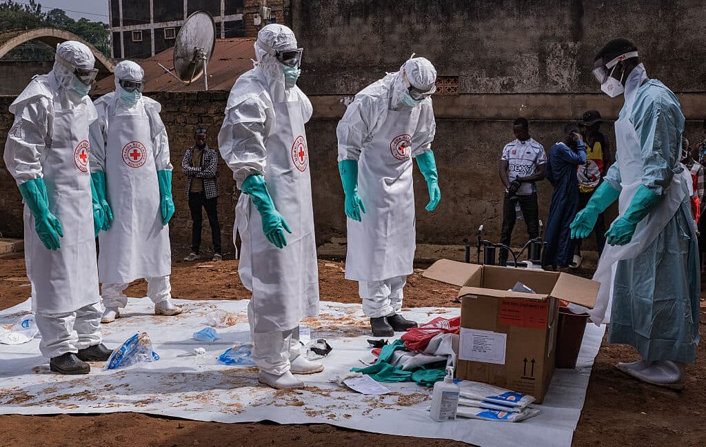 Trump yönetimi, Ebola riski taşıyan ABD vatandaşlarını ülkeye almama ve Kenya'ya gönderme kararı aldı