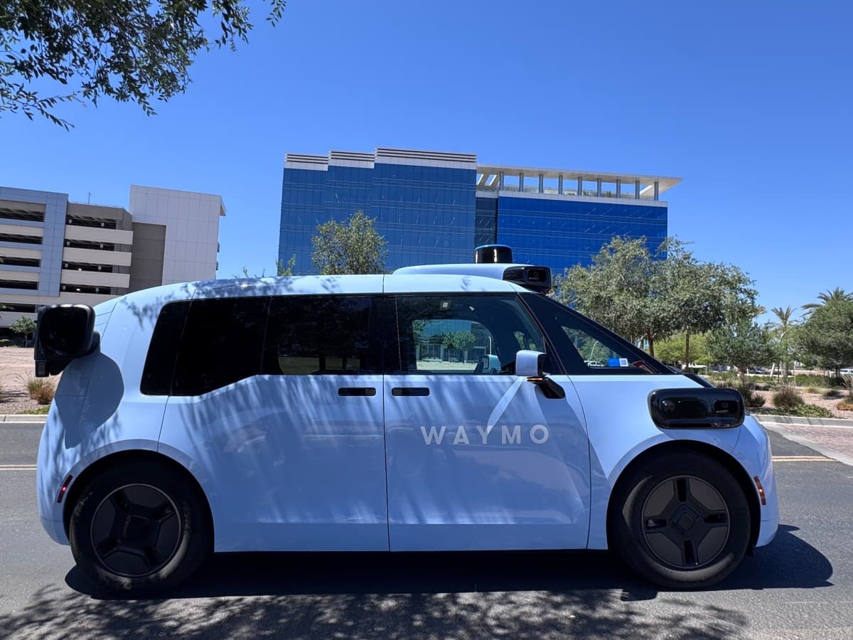 Waymo’s Chinese-Made Robotaxi Ojai Now Open for Riders, Aims for Profit