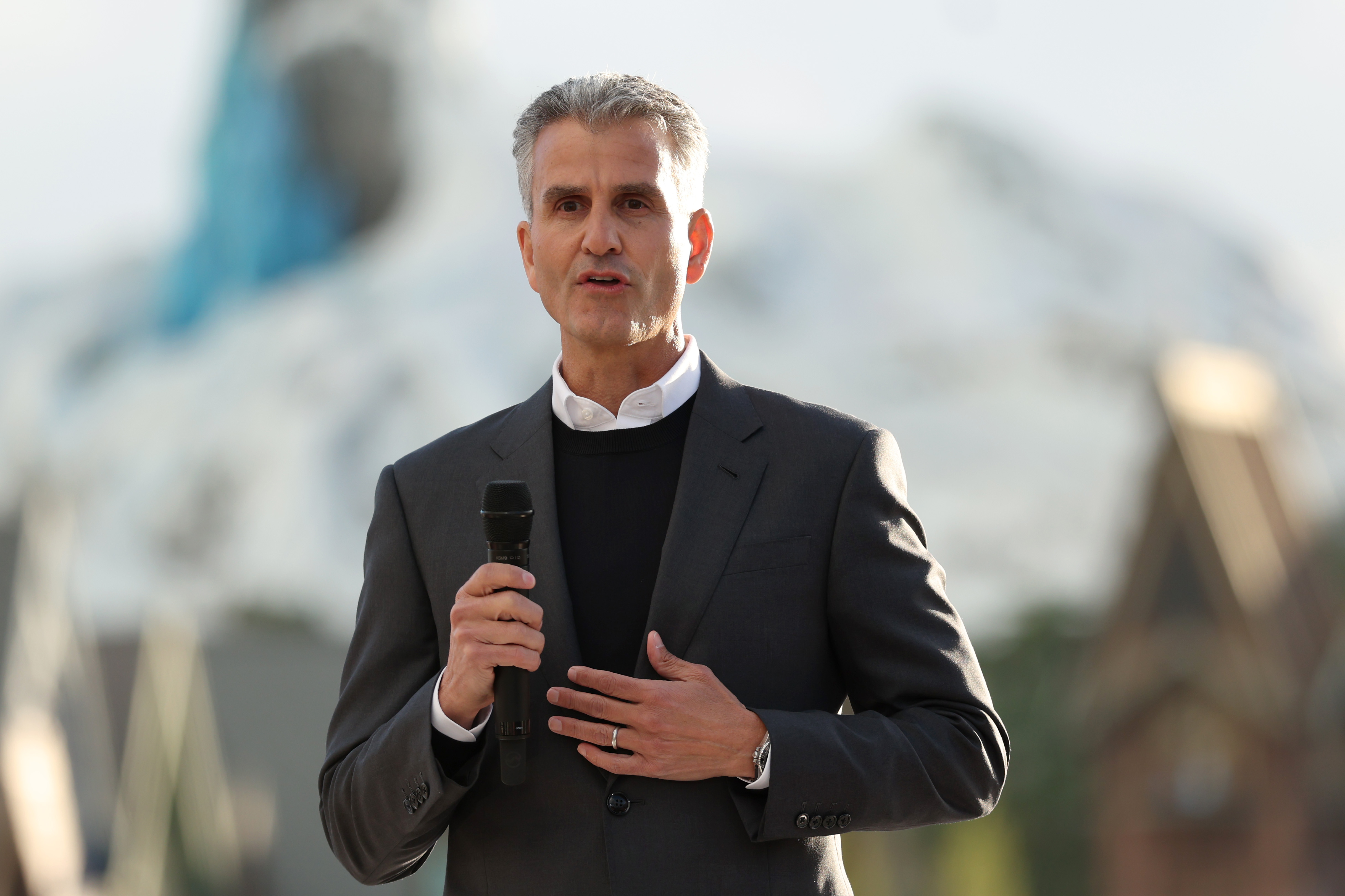 Disney'in Yeni CEO'su Trump ile Mücadelede Sınanıyor